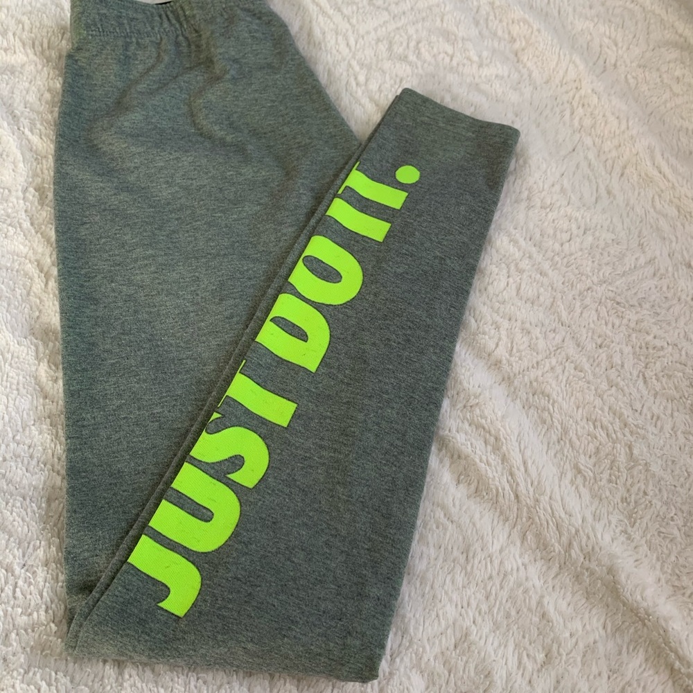 Women’s Nike leggings